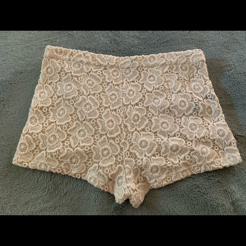 🏝New w/Tag Lace Shorts Large